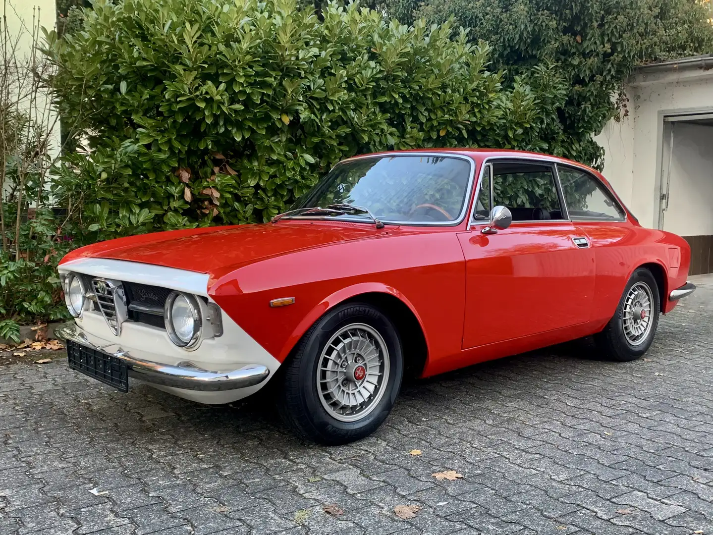 Alfa Romeo GT Junior mit 2 Liter Motor Червоний - 2