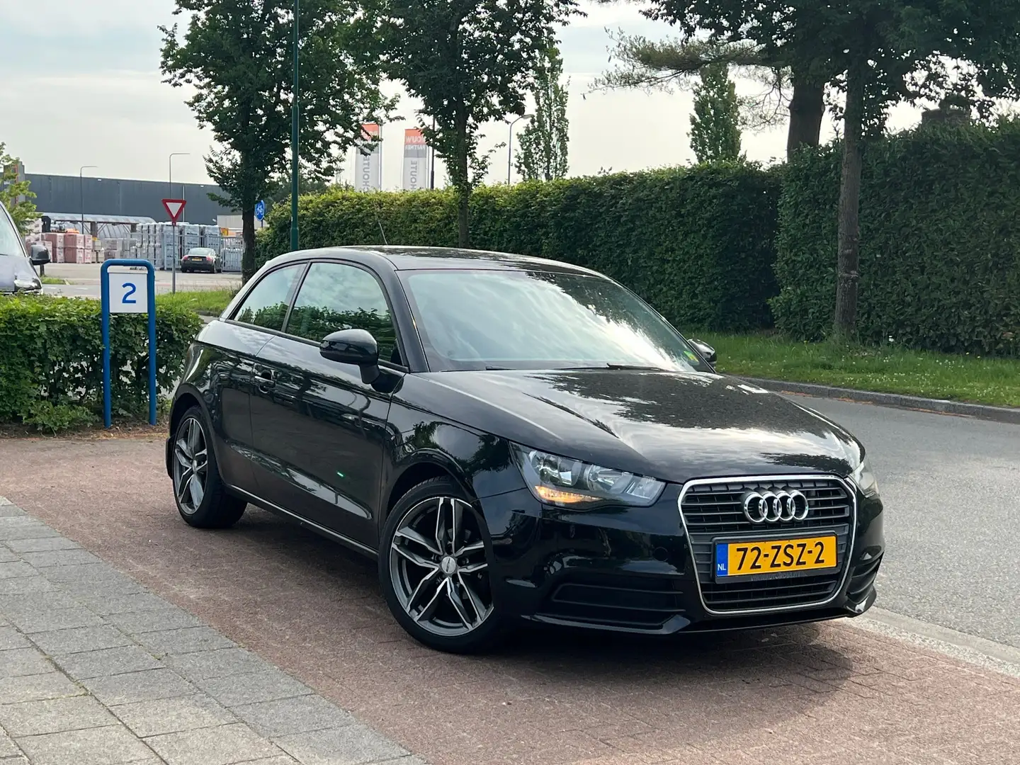 Audi A1 1.2 TFSI Ambition Schwarz - 1