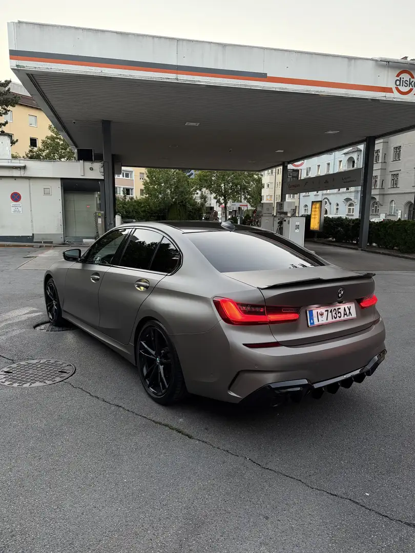BMW 320 320i - 2