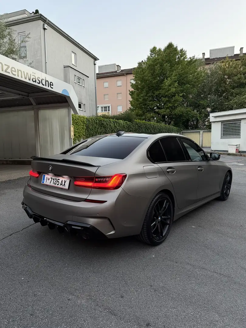BMW 320 320i - 1