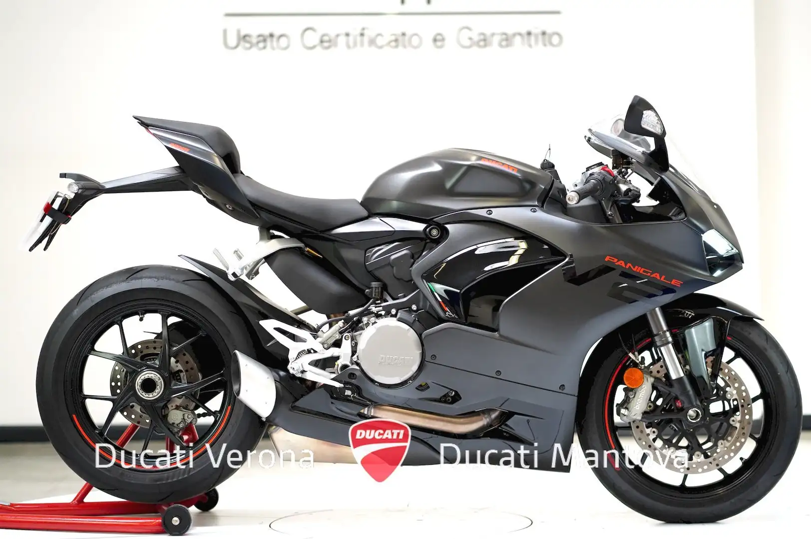 Ducati Panigale V2 Panigale V2 Thrilling Black solo 3.254 km Nero - 1