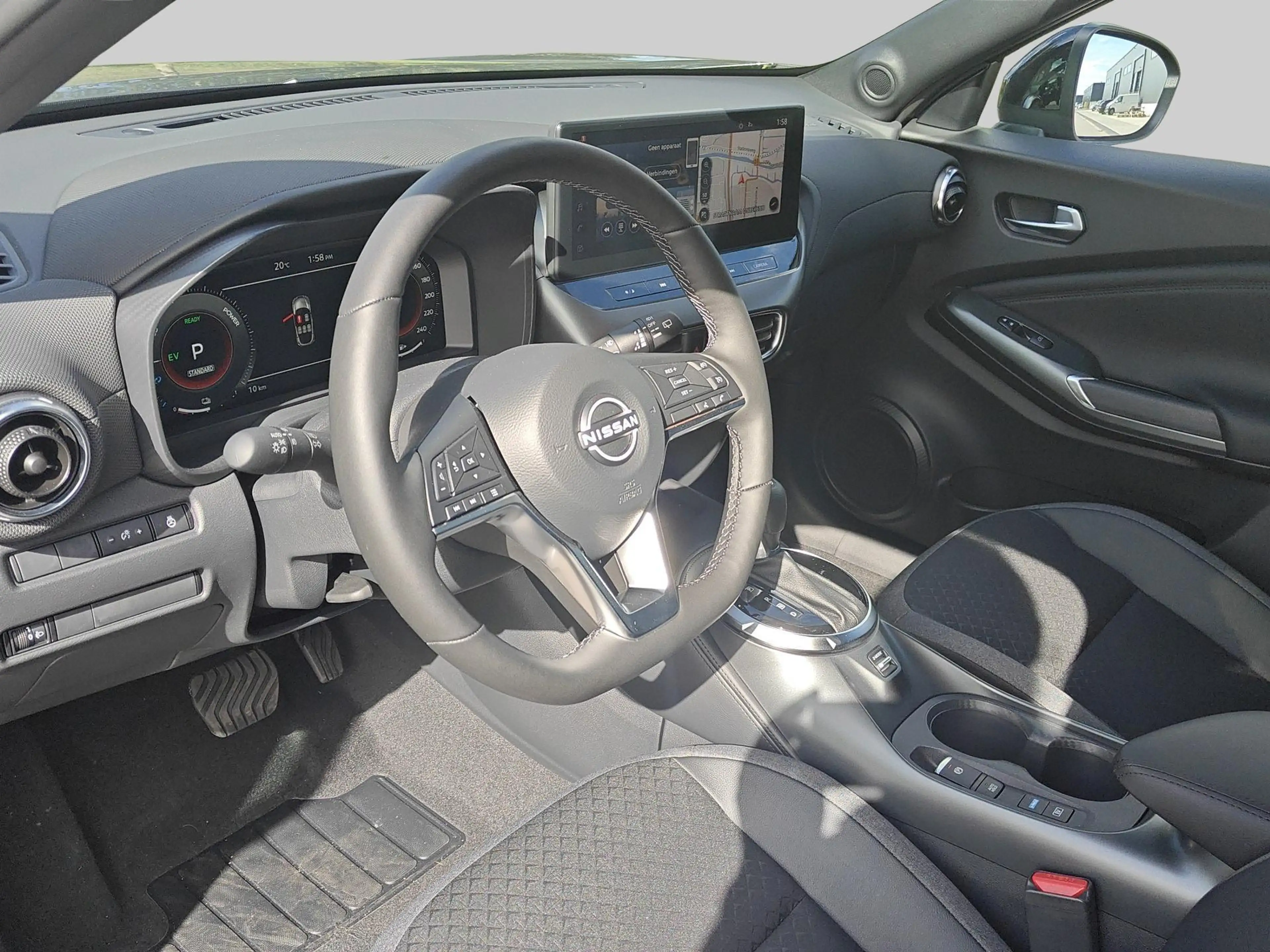Nissan Juke 1.6 Hybrid N-Connecta — photo 4
