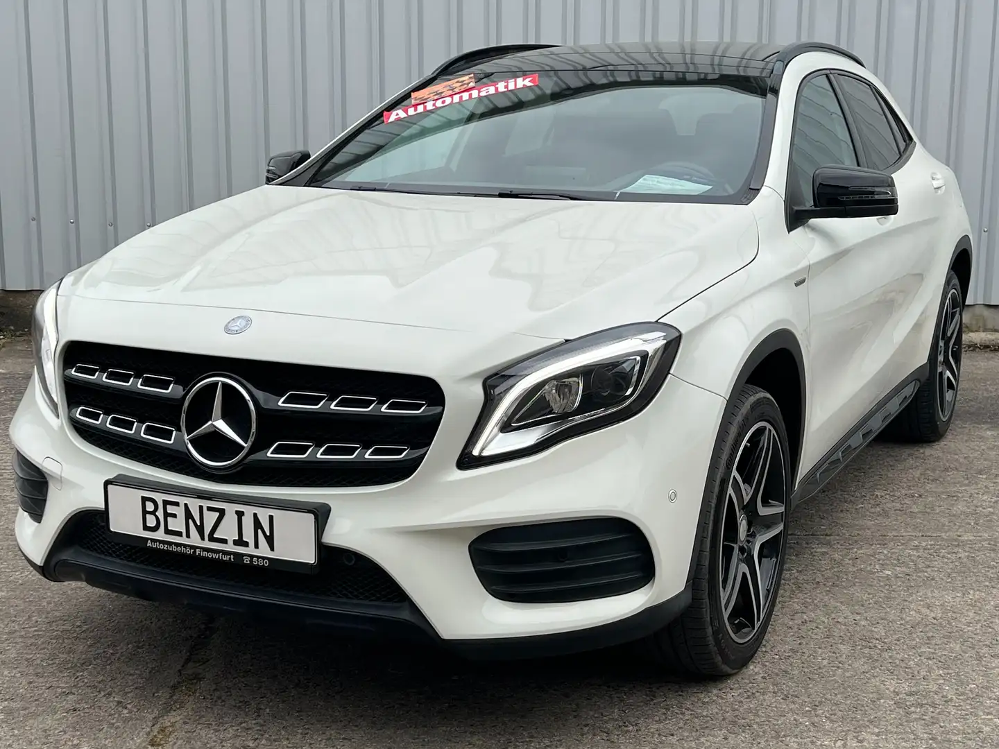 Mercedes-Benz GLA 200 Edition AMG-Line *Glasdach* Weiß - 1