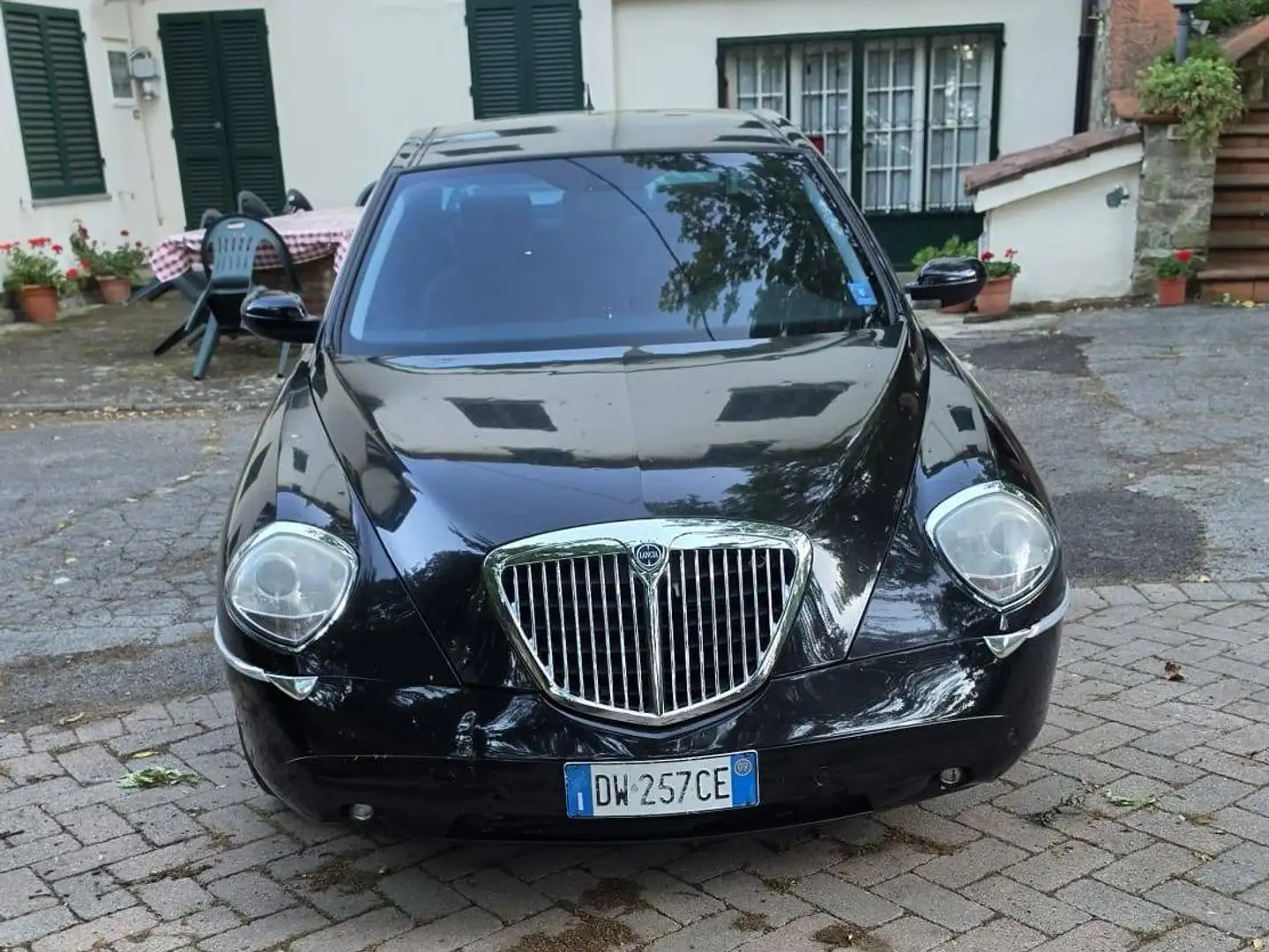Lancia Thesis Thesis 2.4 jtd 20v Emblema 185cv auto Schwarz - 2