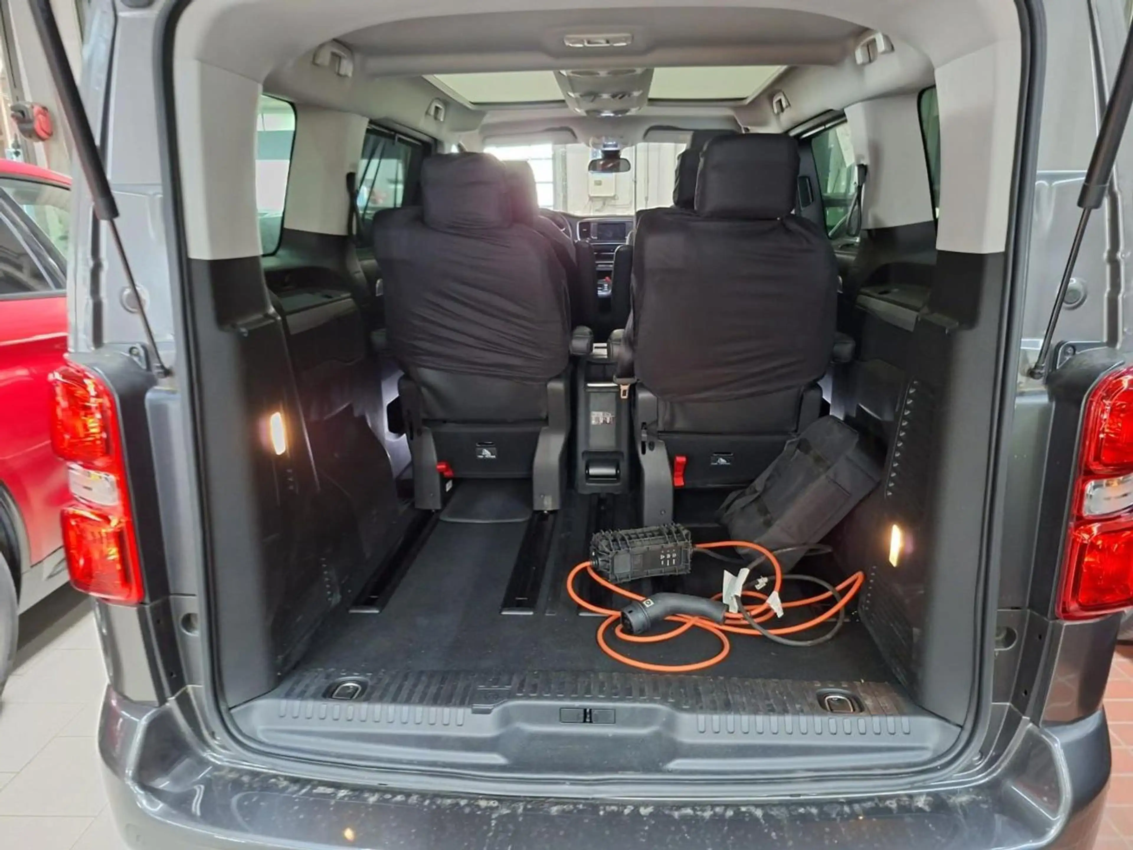 Opel Zafira Life -e Tourer M NAVI~SHZ~2xPDC~RFK~XENON — photo 6