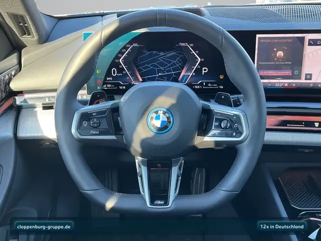 BMW 5 Series view 13