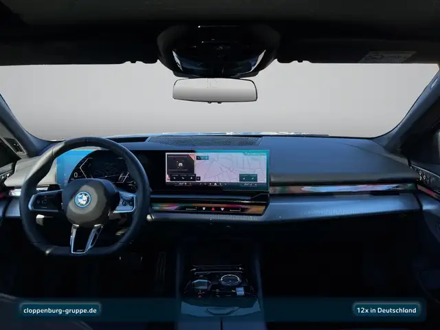 BMW 5 Series view 15