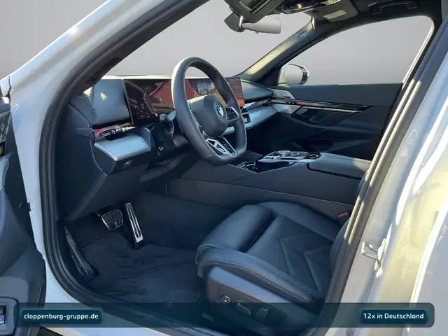 BMW 5 Series view 12