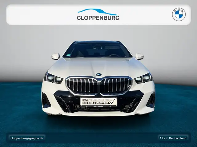 BMW 5 Series view 9