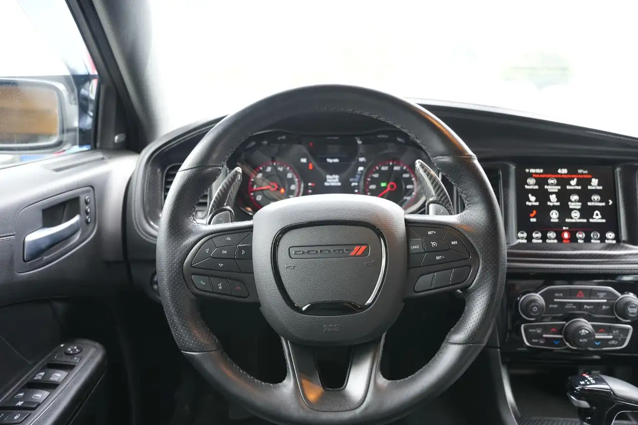 Dodge Charger 2022 — фото 15