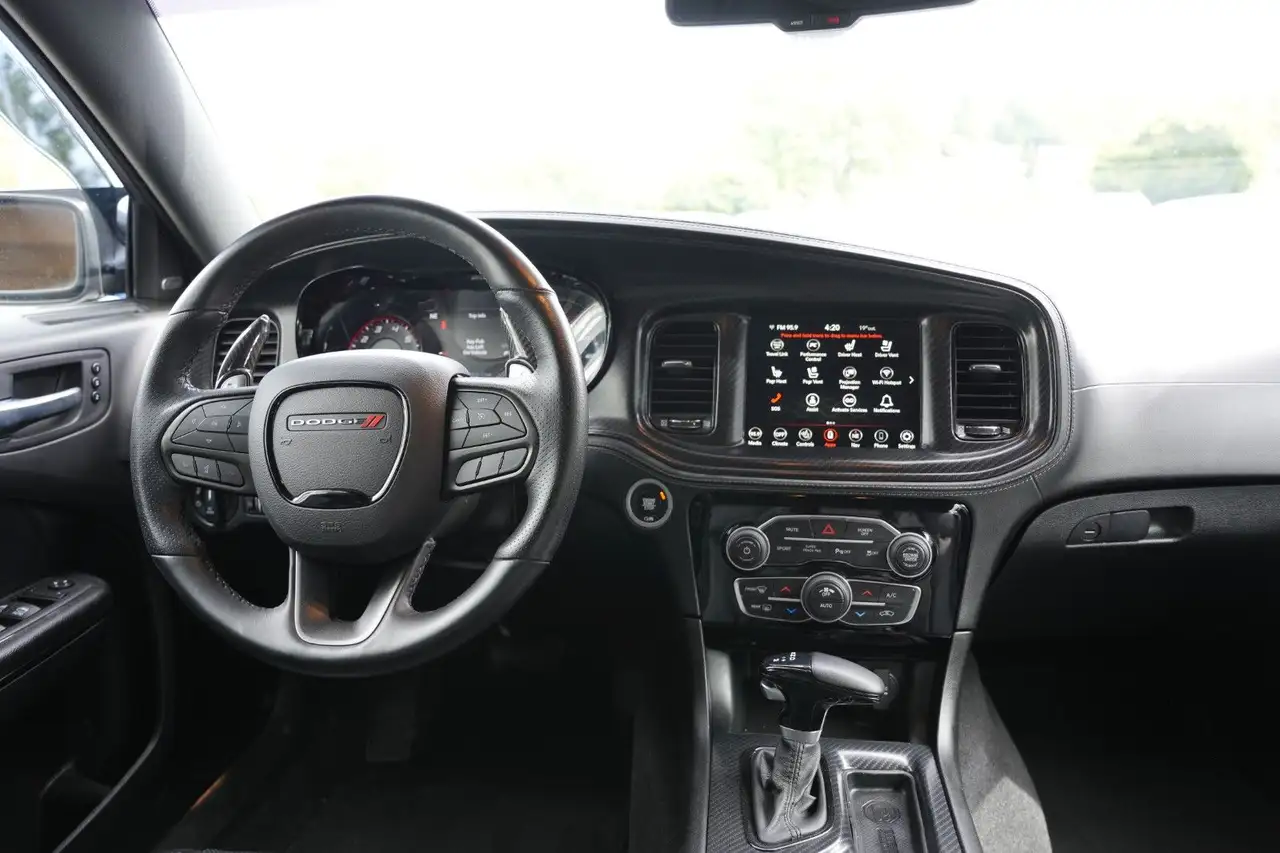 Dodge Charger 2022 — фото 14