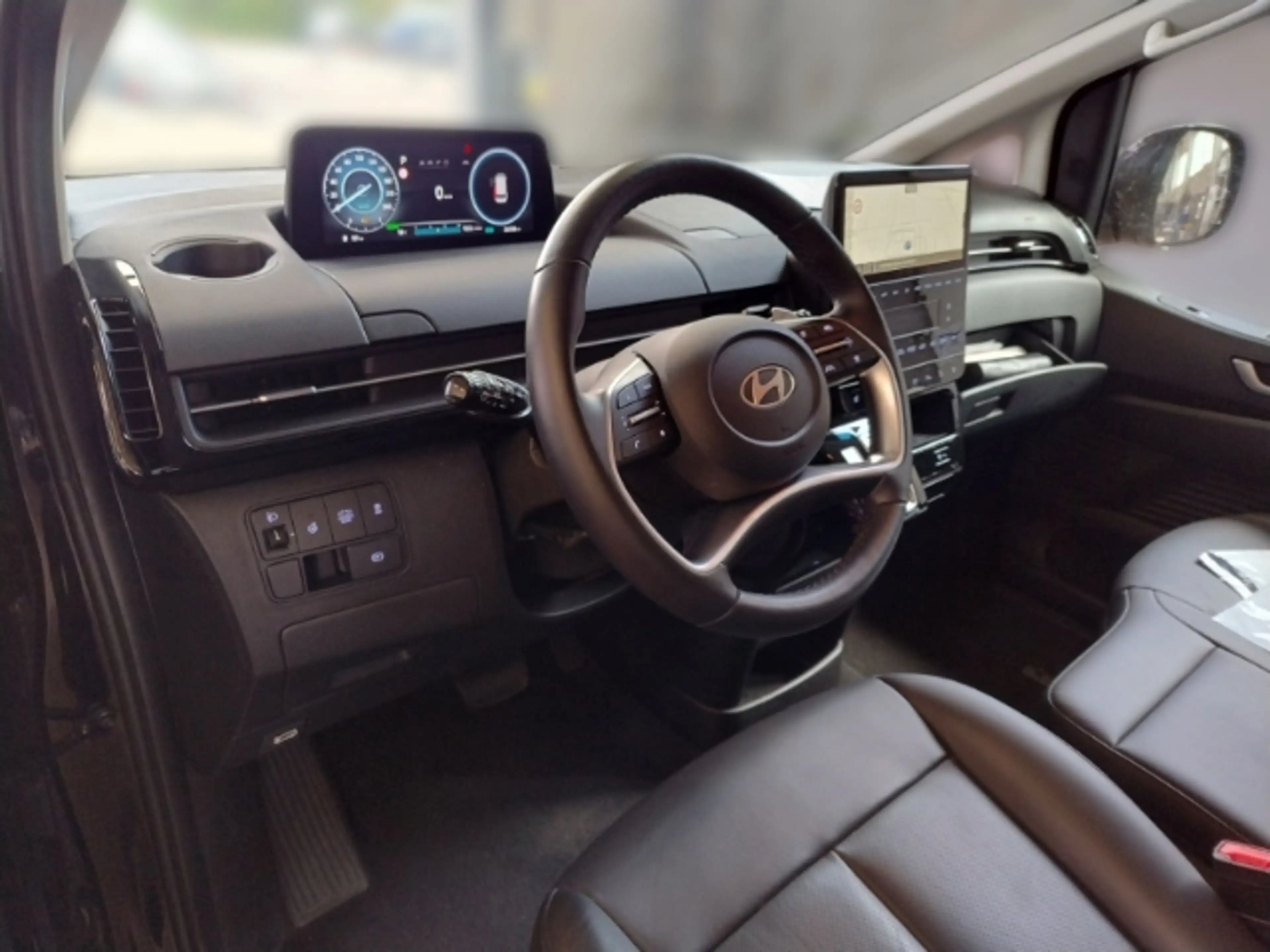 Hyundai STARIA HEV 9-Sitzer (MY25) 1.6 T-GDI (225 PS) Prime Navi — photo 11