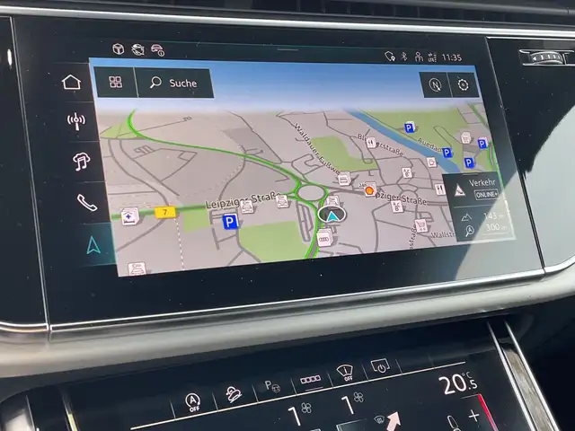 Audi Q7 view 13