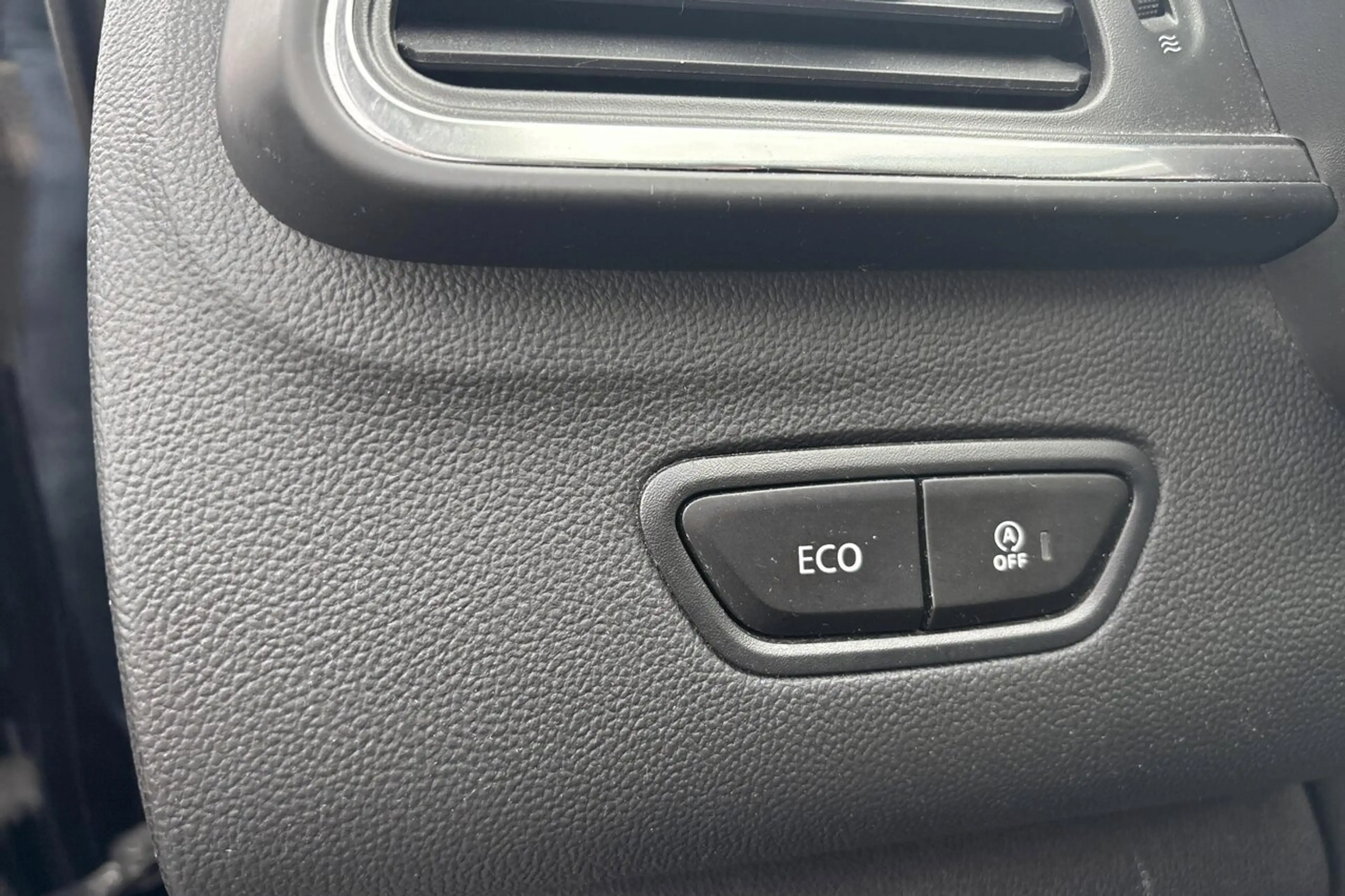 Renault Kadjar 1.3 TCe 140 — photo 10