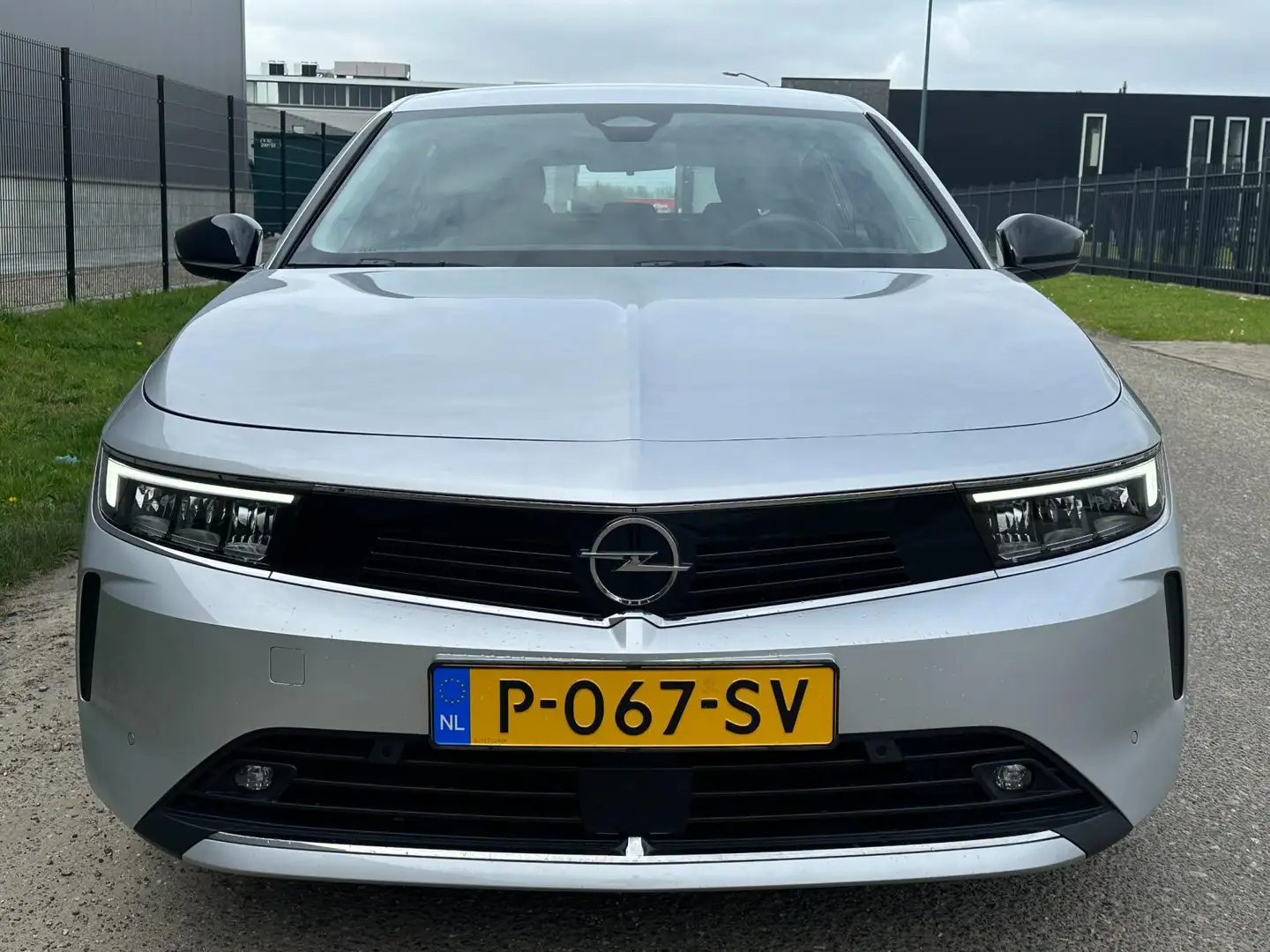 Opel Astra 1.2 Edition, Navi, Apple Carplay, Cruise, Lmv, PDC Grijs - 2