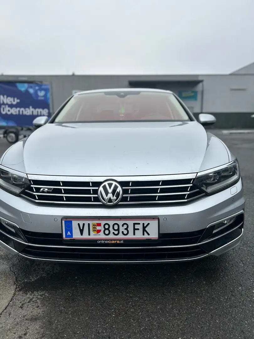 Volkswagen Passat R-Line 2,0 TDI Grau - 1