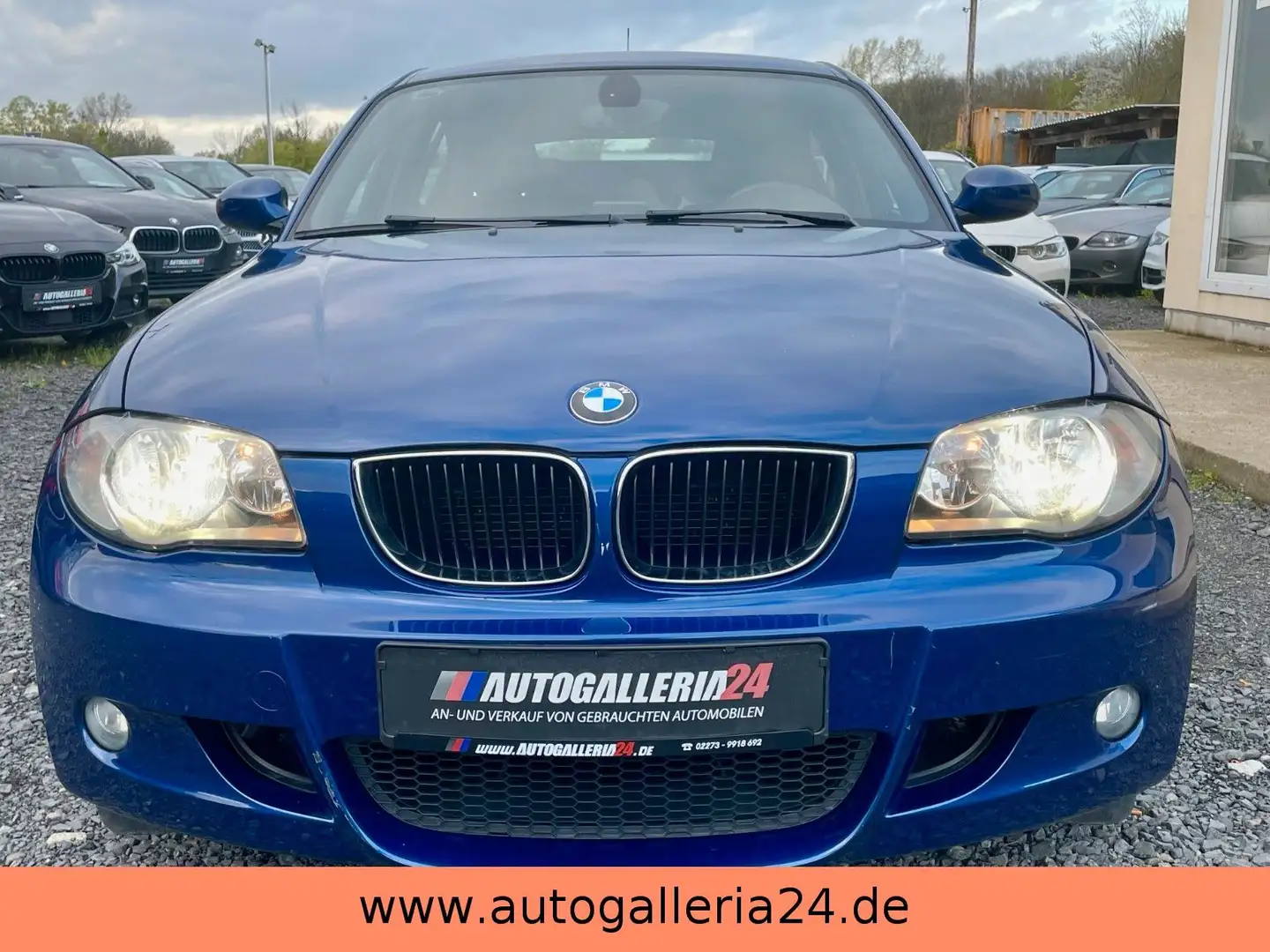 BMW 118 i 5-T M SPORTPAKET Leder Navi M SPORTFWK PDC Modrá - 2