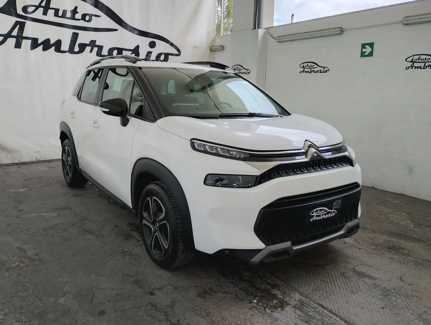 Citroen C3 Aircross BlueHDi 100 Shine tua 172,00 al mese Bianco - 2