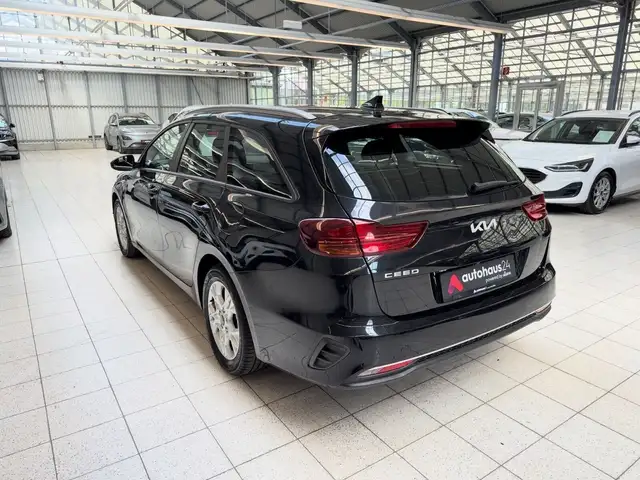 Kia Ceed view 4