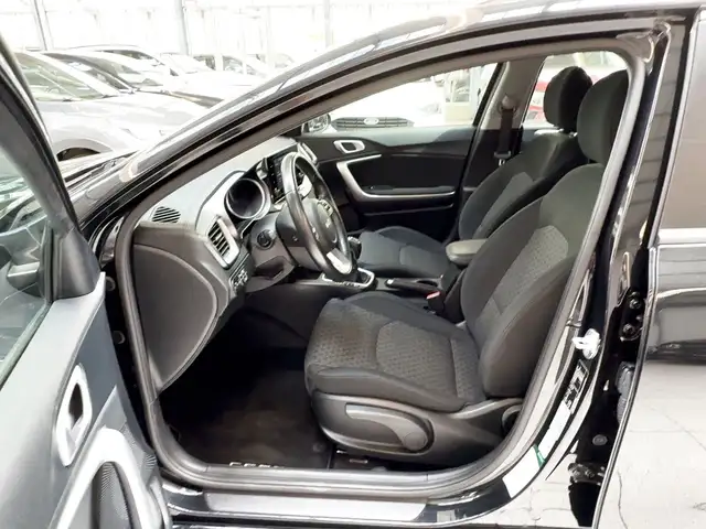 Kia Ceed view 8