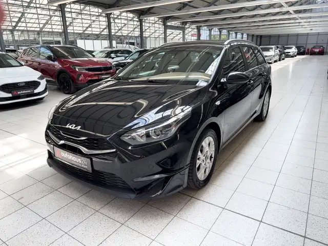 Kia Ceed view 3