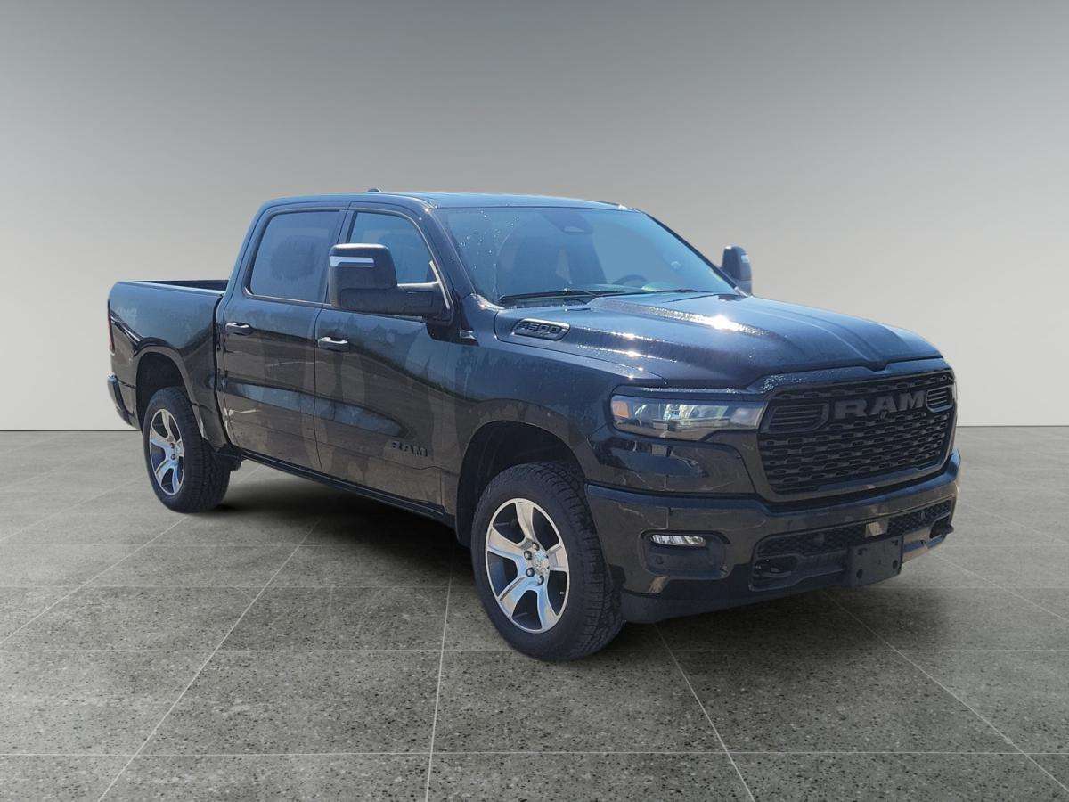 2025 RAM 1500 Tradesman 4x4 Crew Cab 5'7  Box