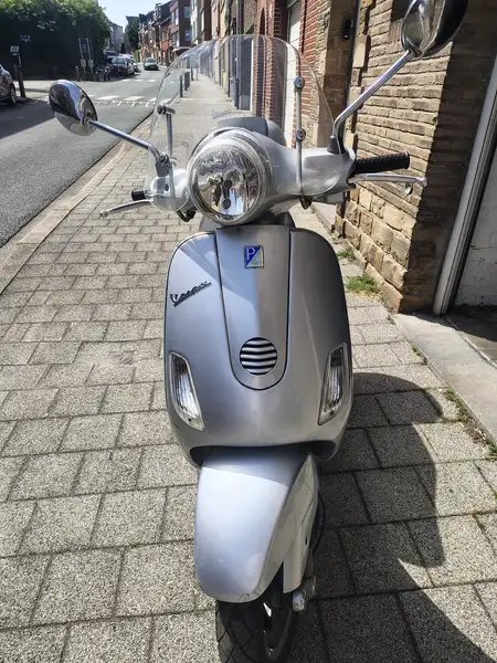 Vespa LX 125 - foto 2