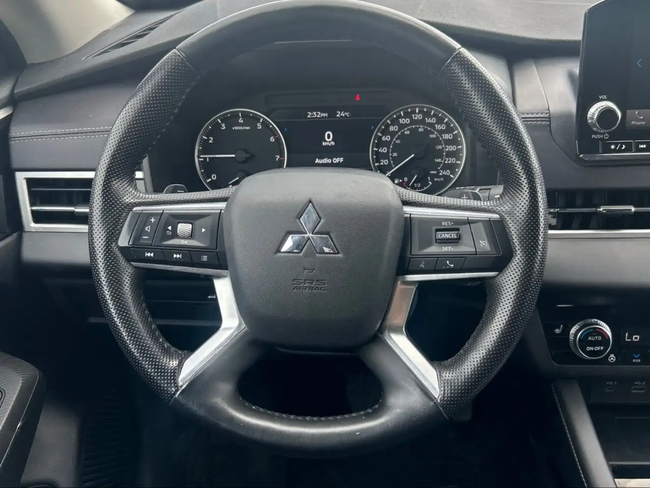 Mitsubishi Outlander снимка Mitsubishi Outlander