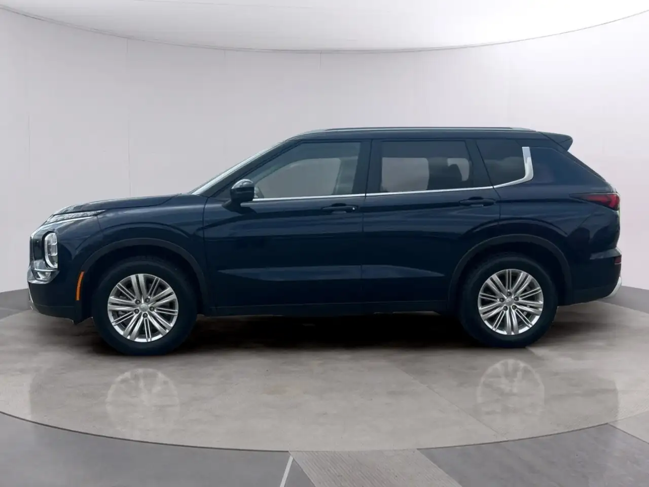 Mitsubishi Outlander снимка Mitsubishi Outlander