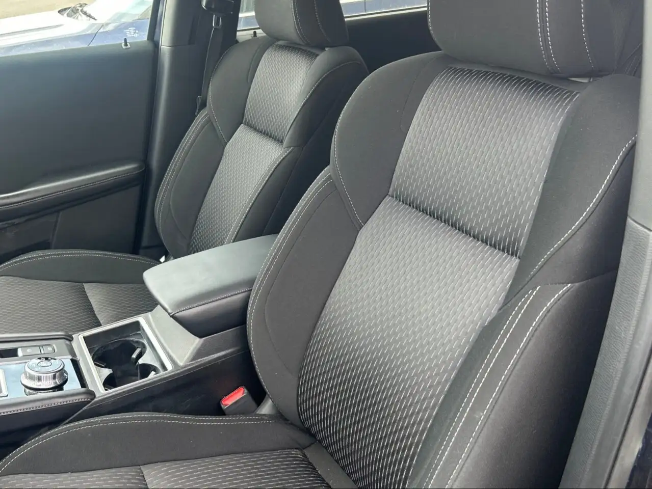 Mitsubishi Outlander снимка Mitsubishi Outlander
