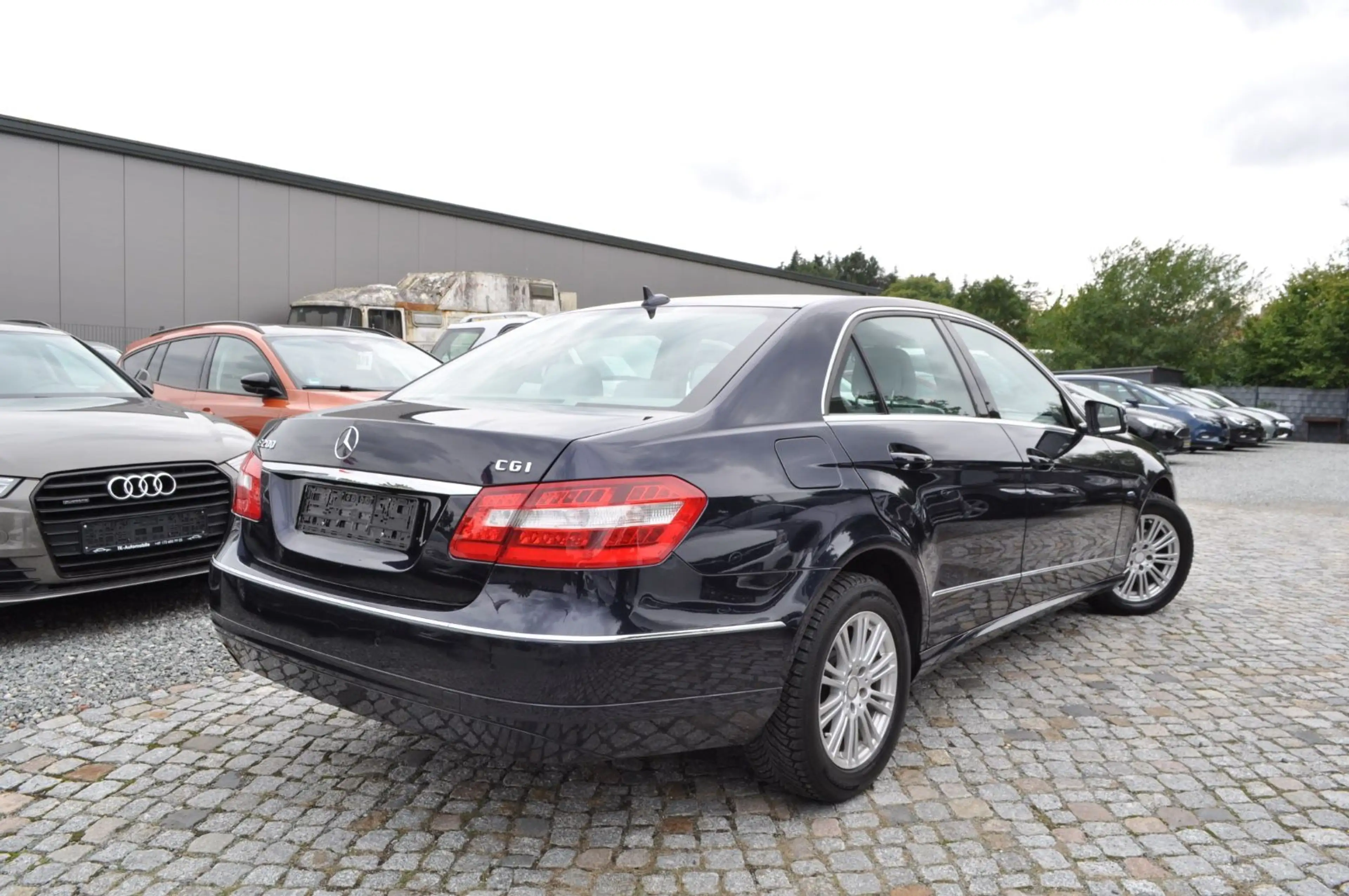 Mercedes-Benz E 200 CGI BlueEfficiency / PDC/ TEMPOMAT — photo 6