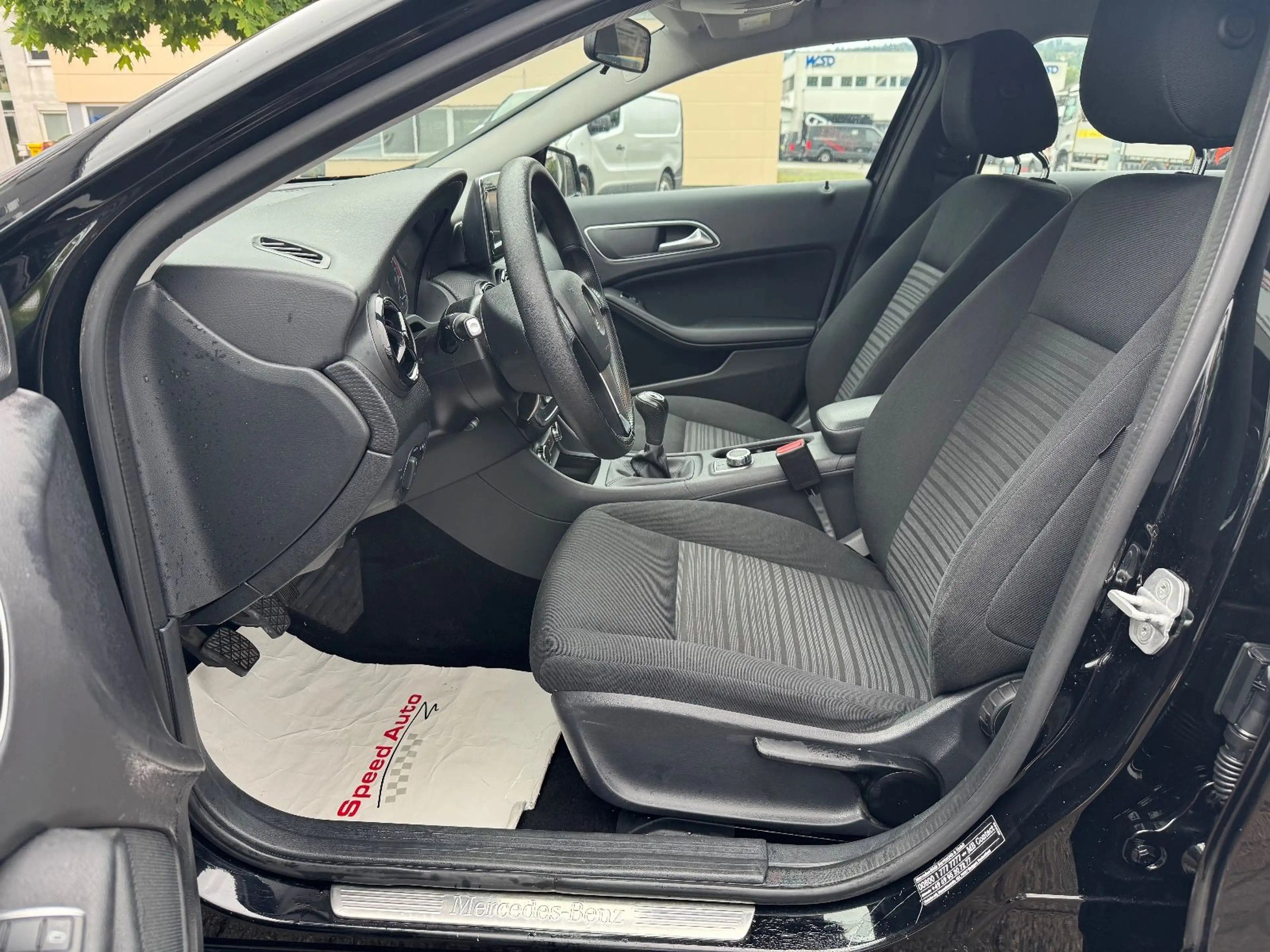 Mercedes-Benz A 180 BlueEffi RÜCKFAHRKAMERA/SITZH./ALU/1.HAND! — photo 13