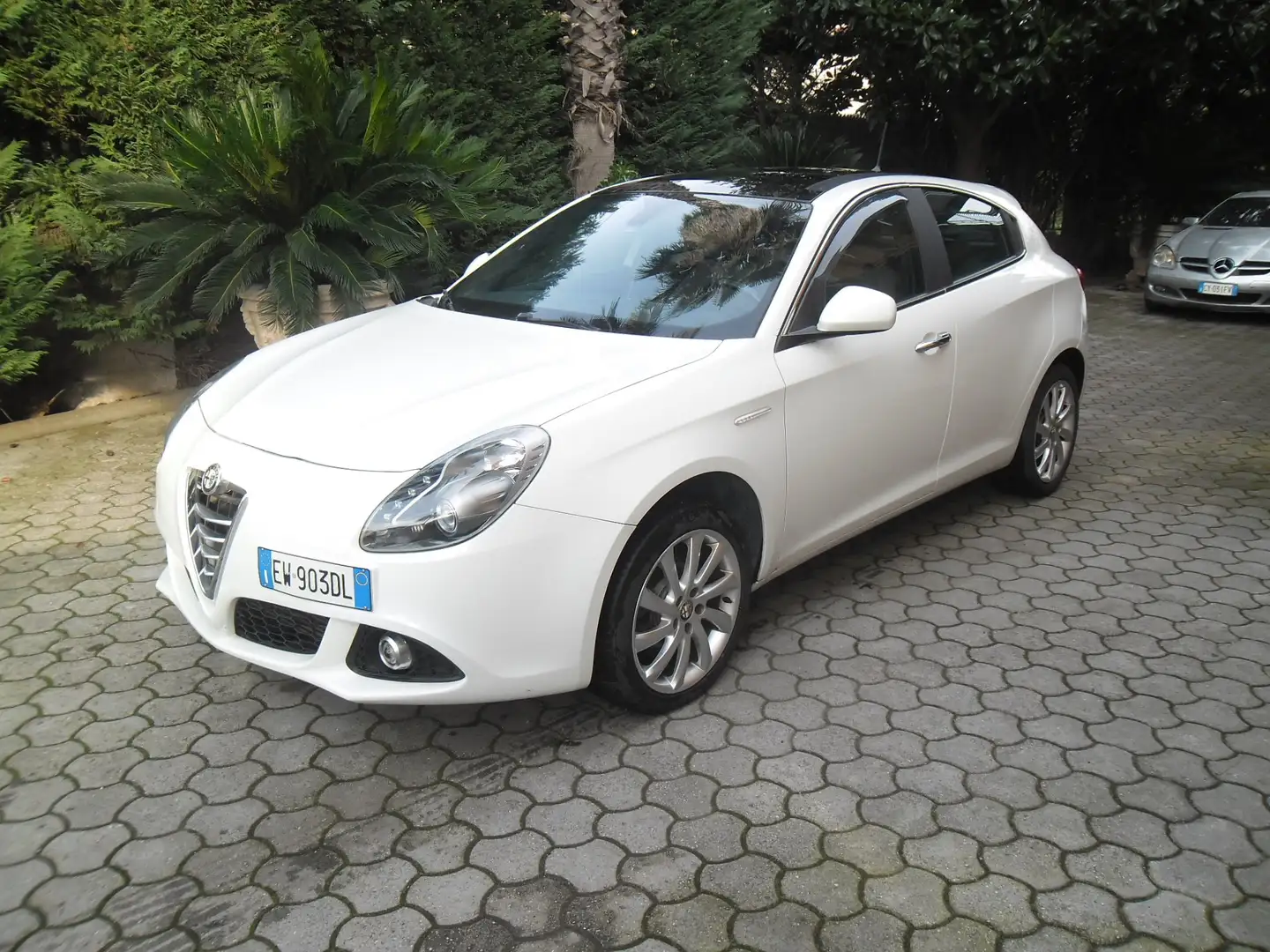 Alfa Romeo Giulietta 2.0 jtdm Exclusive 150cv E5+ Weiß - 1