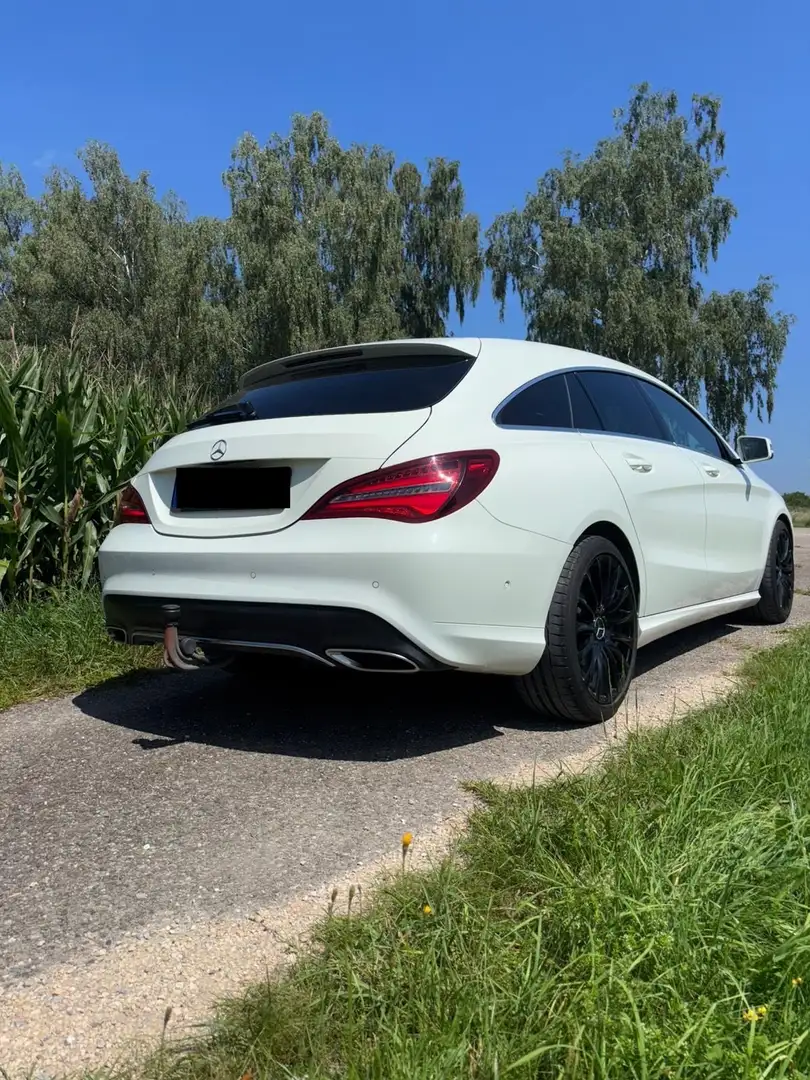 Mercedes-Benz CLA 220 CLA 220 CDI / d (117.903) Weiß - 1