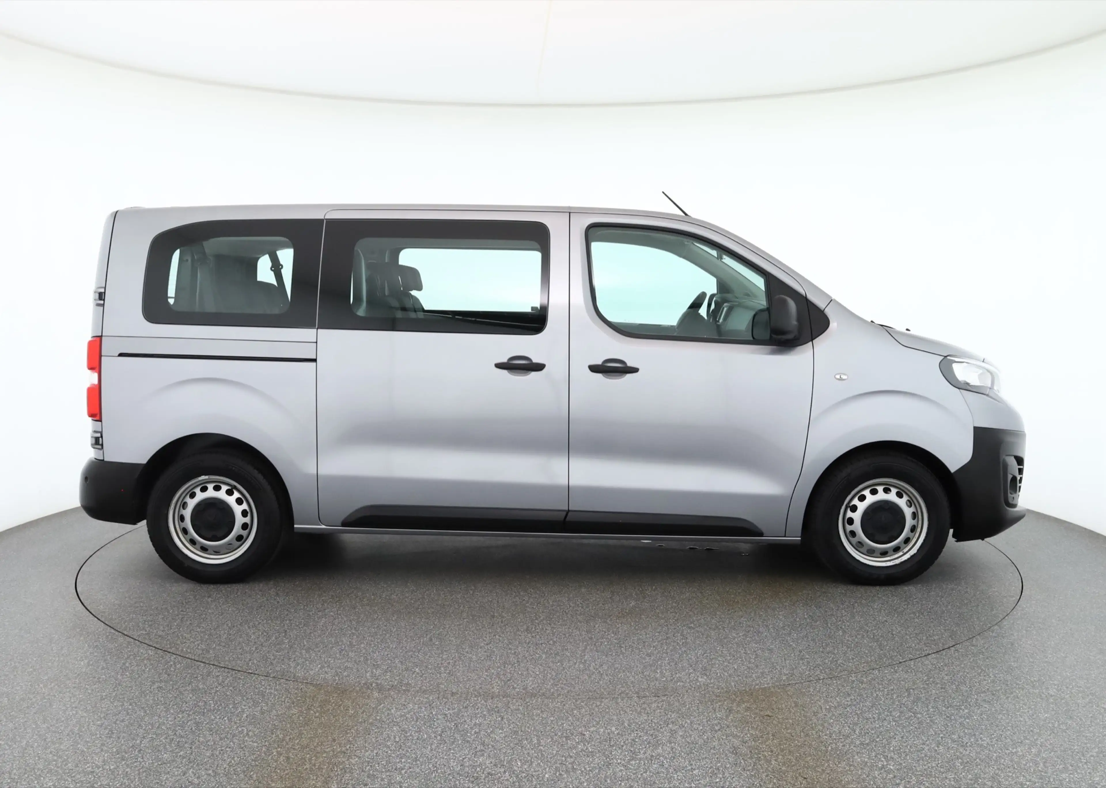 Peugeot Expert Kombi 1.5 Blue-HDi L2 8-Sitzer Navi PDC — photo 6