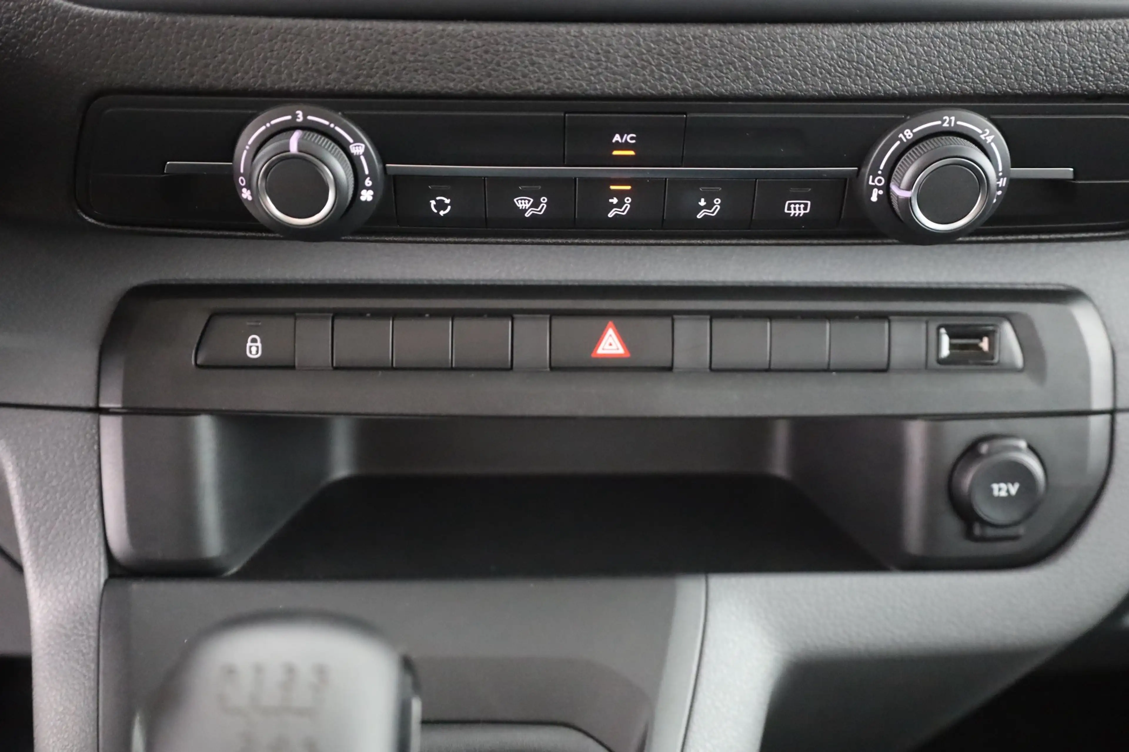 Peugeot Expert Kombi 1.5 Blue-HDi L2 8-Sitzer Navi PDC — photo 12
