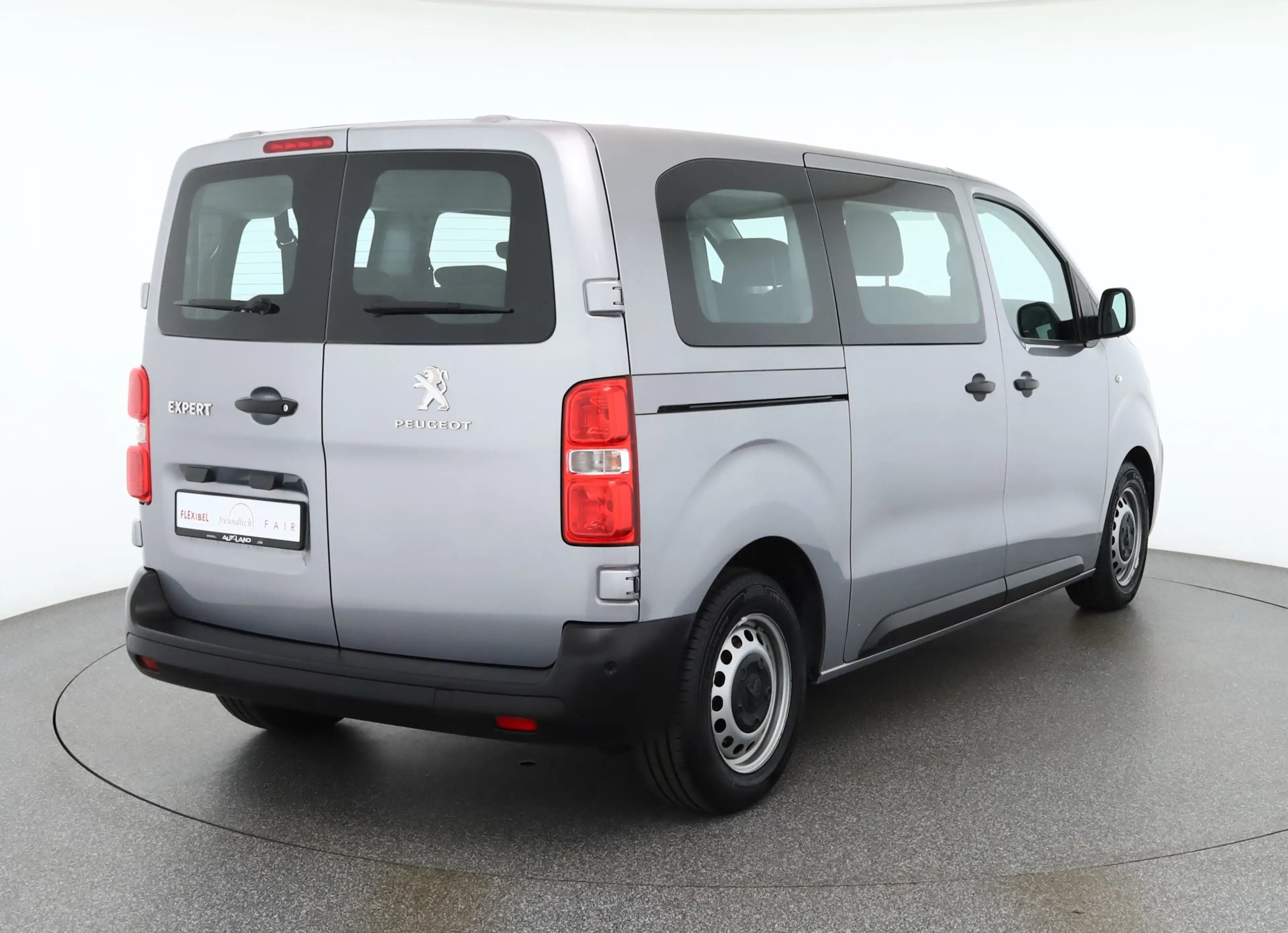 Peugeot Expert Kombi 1.5 Blue-HDi L2 8-Sitzer Navi PDC — photo 5