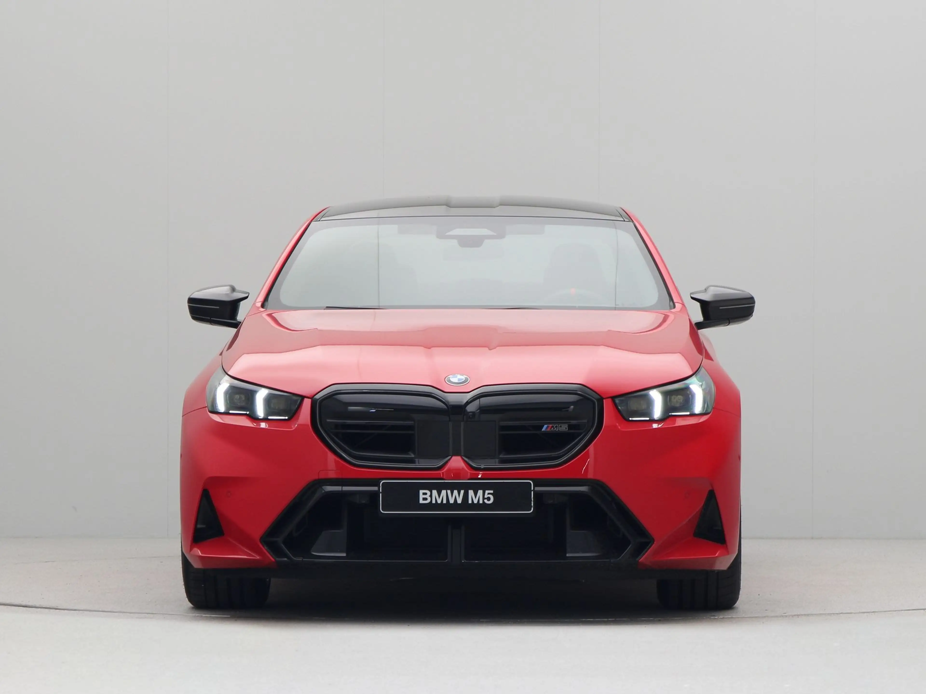 BMW M5 Sedan ROSSO CORSA SOLID — photo 7