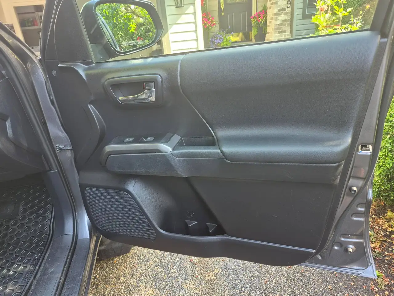 Toyota Tacoma снимка Toyota Tacoma