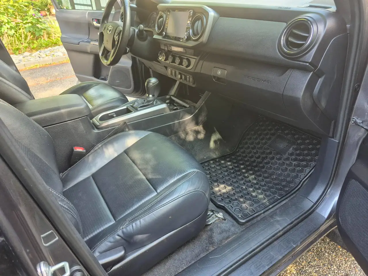 Toyota Tacoma снимка Toyota Tacoma