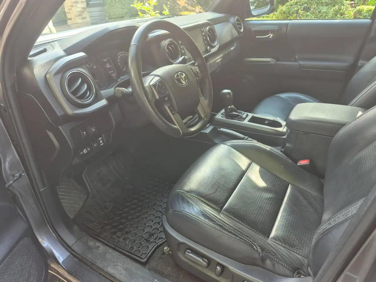 Toyota Tacoma снимка Toyota Tacoma