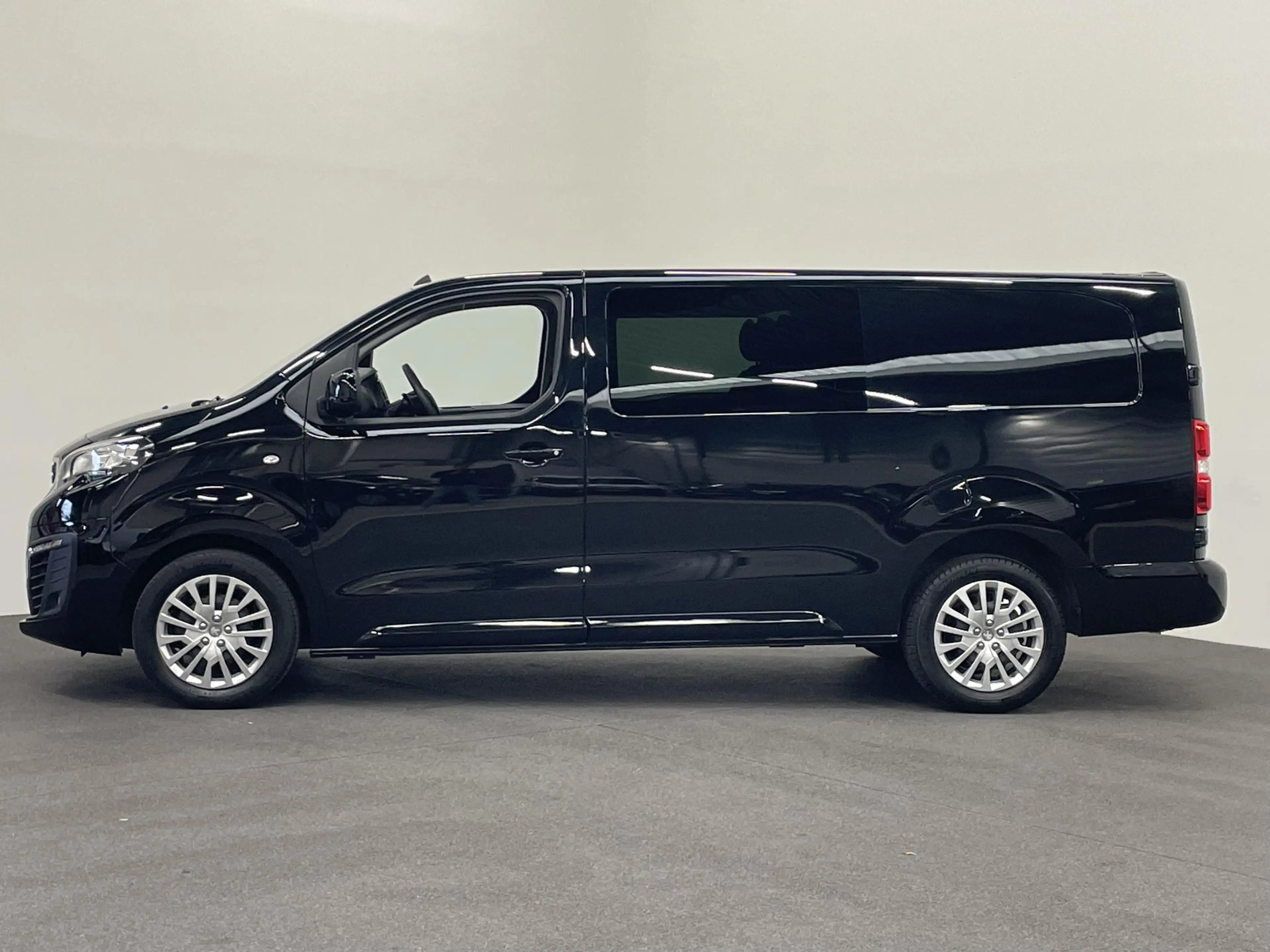 Peugeot Expert 2.0 BlueHDI 180pk Automaat Dubbele Cabine Navigati — photo 6
