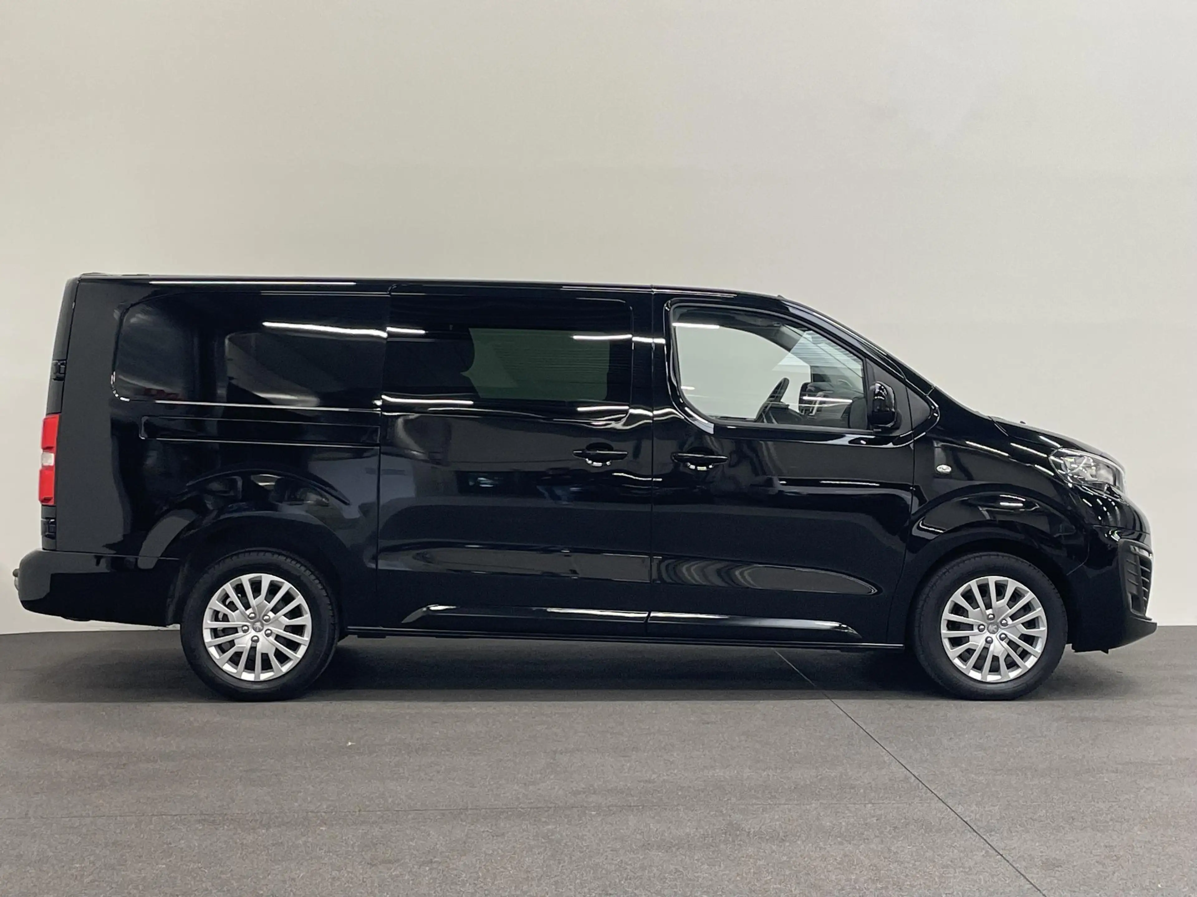 Peugeot Expert 2.0 BlueHDI 180pk Automaat Dubbele Cabine Navigati — photo 7