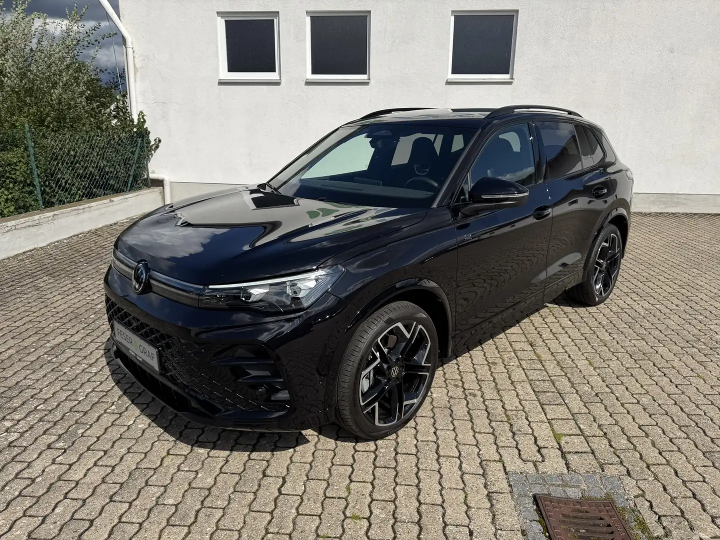 Volkswagen Tiguan R-Line 2.0 TDI DSG 20" ACC eHECK MATRIX Schwarz - 2
