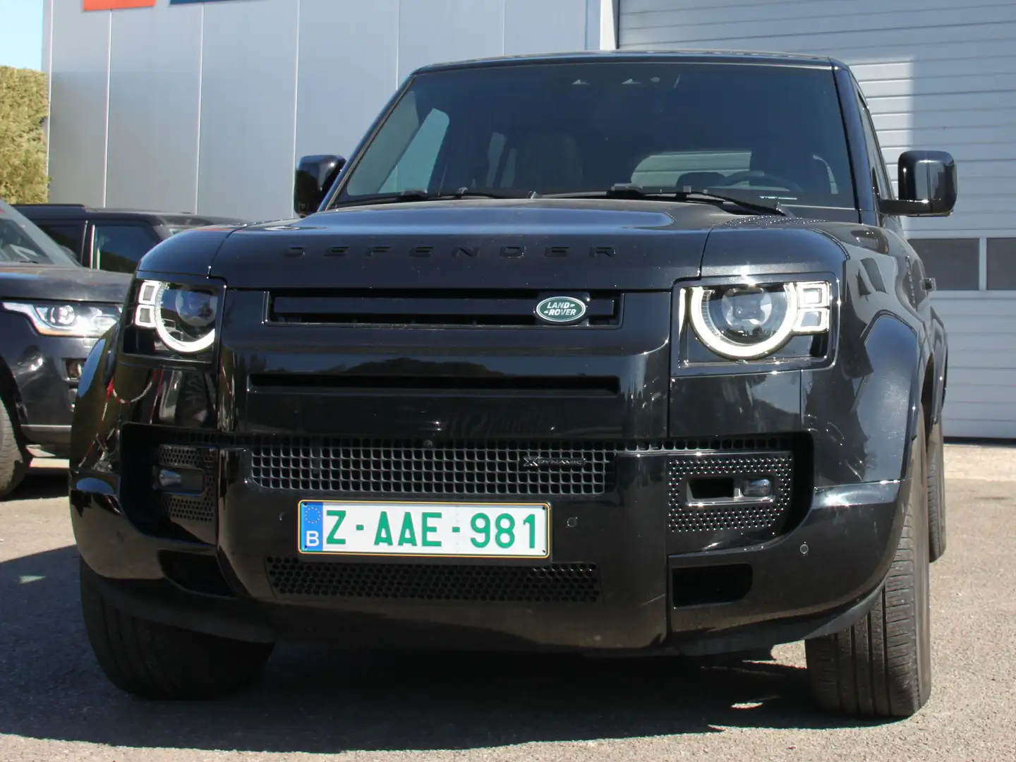 Land Rover Defender 110 3.0 D MHEV D200 X-Dynamic SE Zwart - 2