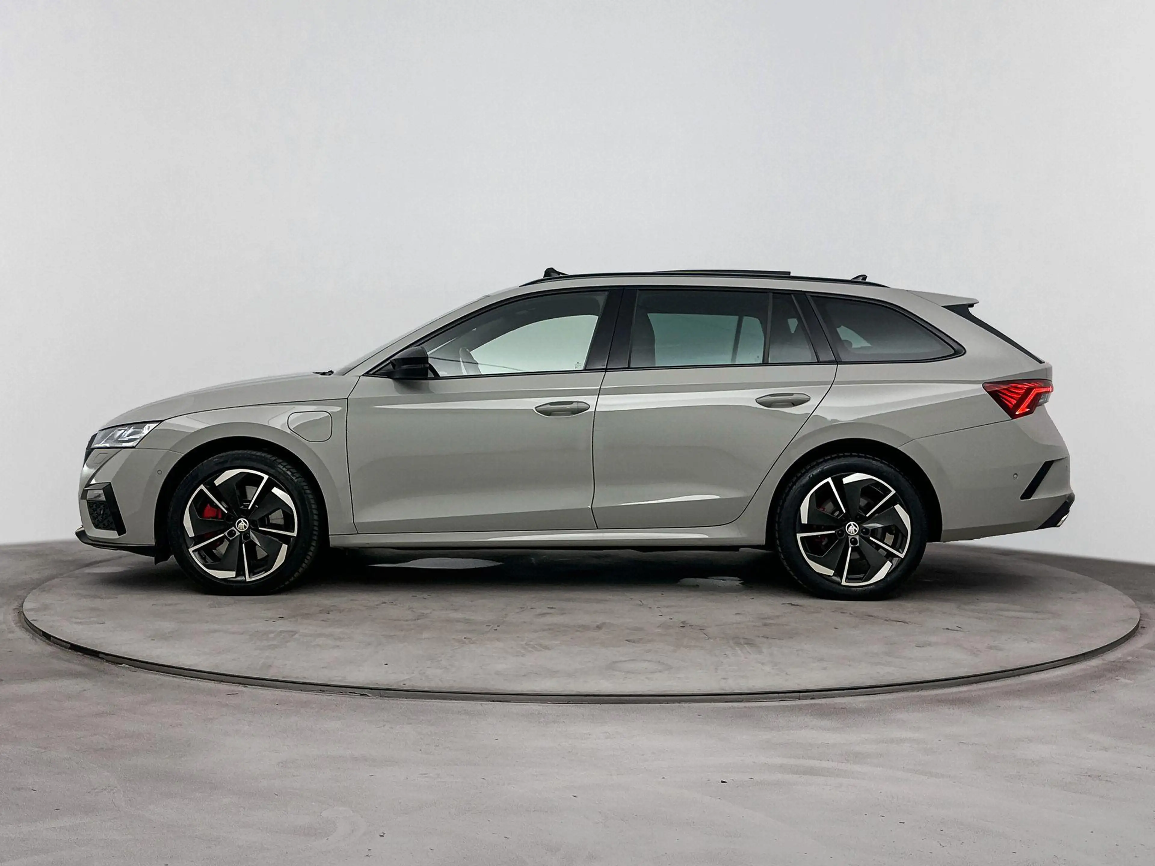 Skoda Octavia Combi 1.4 TSI RS iV PHEV Business Panoramadak | Ca — photo 3