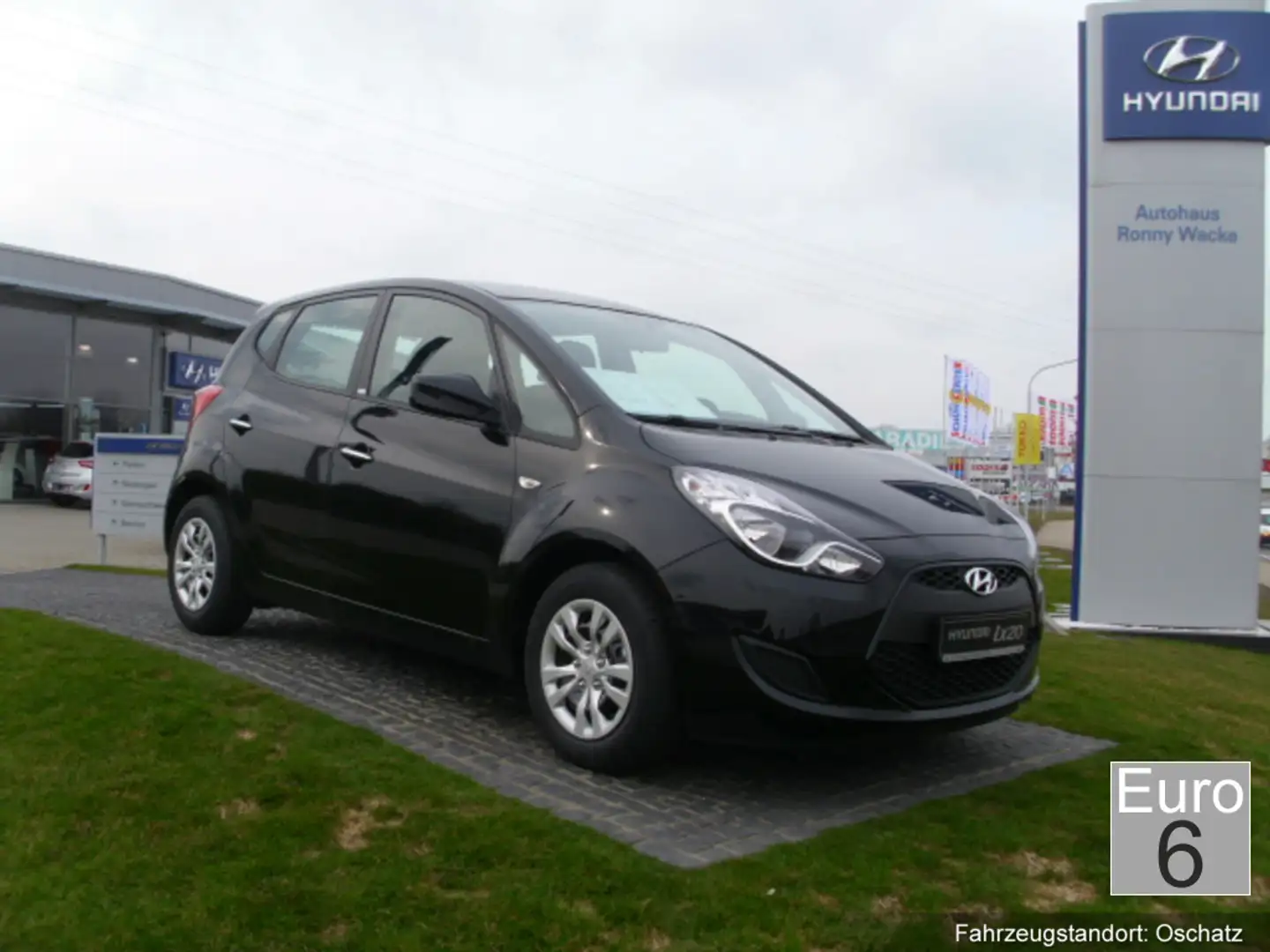 Hyundai iX20 1.4 blue Classic Schwarz - 1