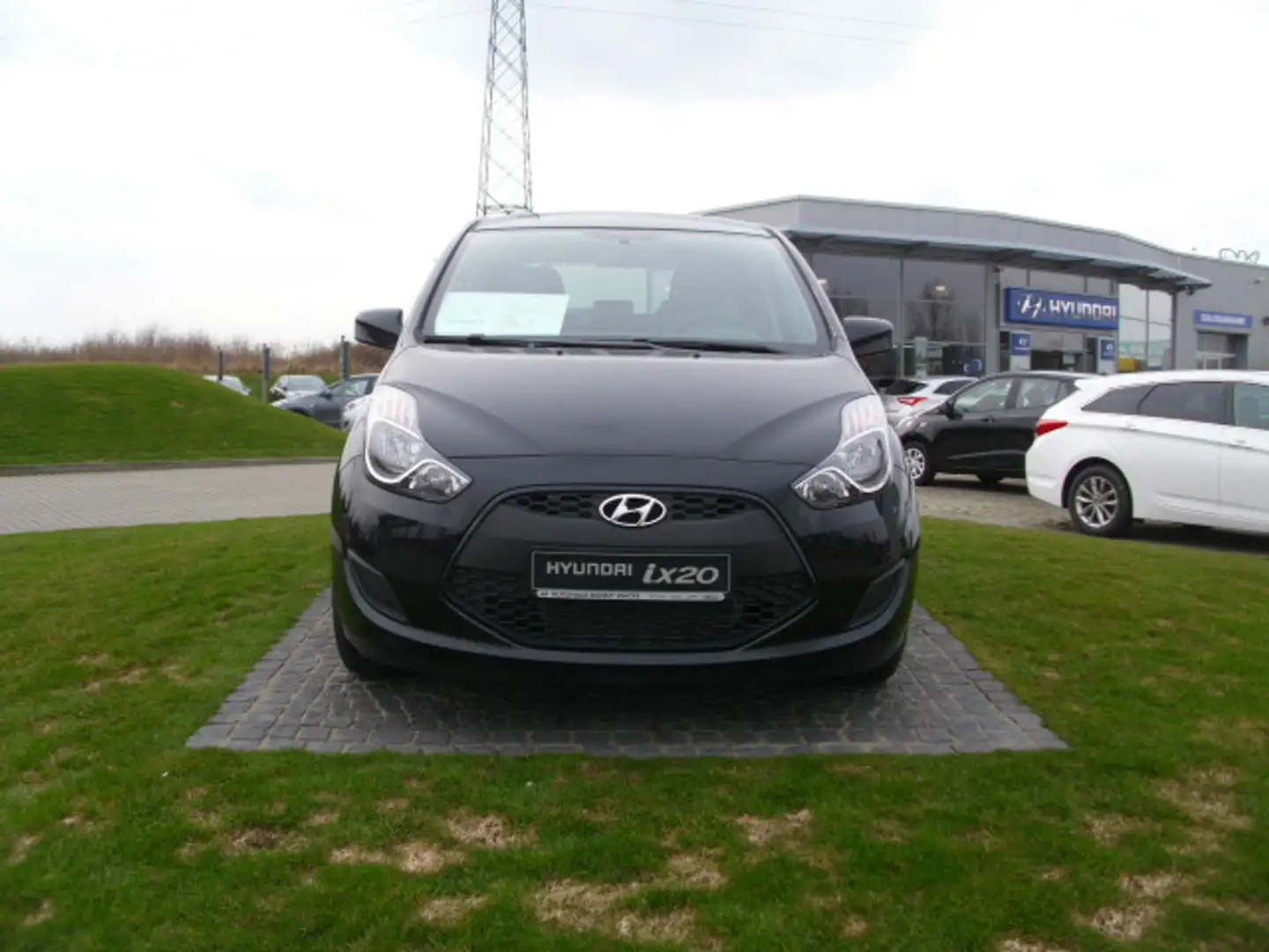 Hyundai iX20 1.4 blue Classic Schwarz - 2