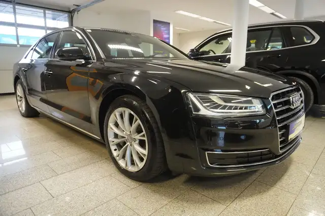 Audi A8 view 3