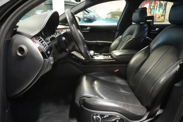Audi A8 view 8